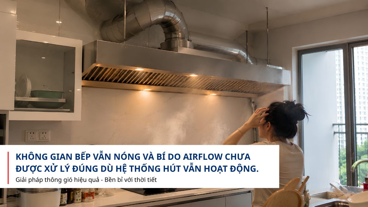 Không gian bếp bí dù có hệ thống hút mùi